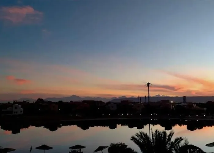 Italian Compound Lagoon View Retreat Gouna الغردقة